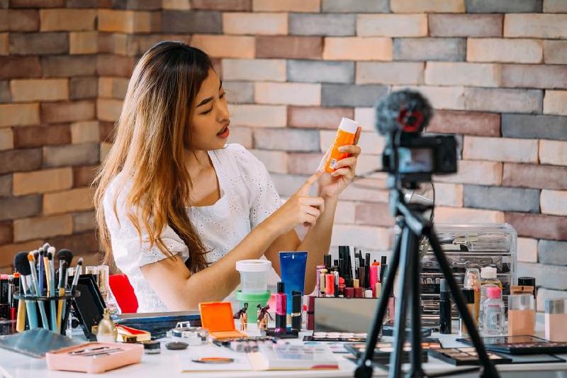 Featured image of post 直播电商